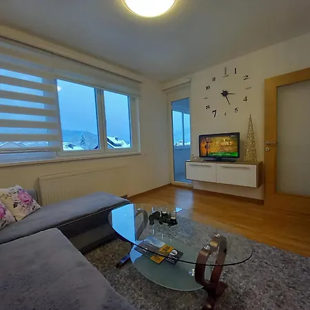 Jovana Appartement Pale